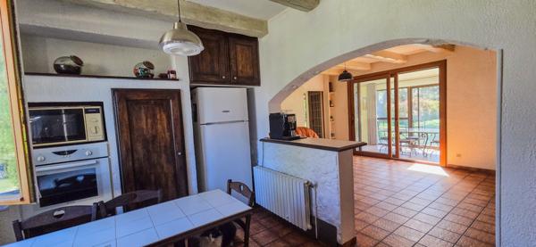 Rians (83560) Propriété 201m2 8 pièces garage et piscine