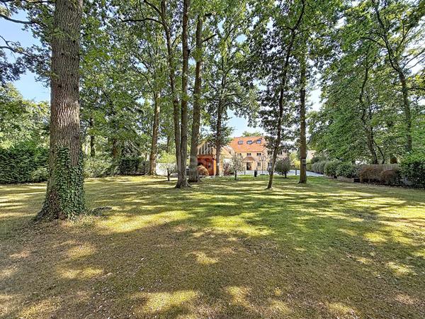 Maison Lamorlaye 10 pièces 430m2 habitable, parc  5100  m², piscine