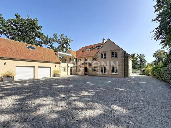 Maison Lamorlaye 10 pièces 430m2 habitable, parc  5100  m², piscine
