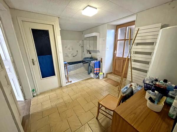 Vente                                                      Maison de village
                        
                     10 pièces                                         à Pexonne