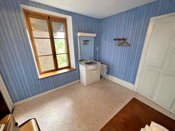 Vente                                                      Maison de village
                        
                     10 pièces                                         à Pexonne