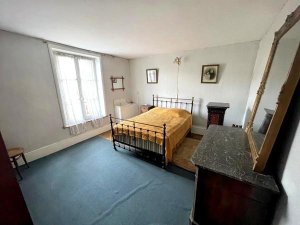 Vente                                                      Maison de village
                        
                     10 pièces                                         à Pexonne