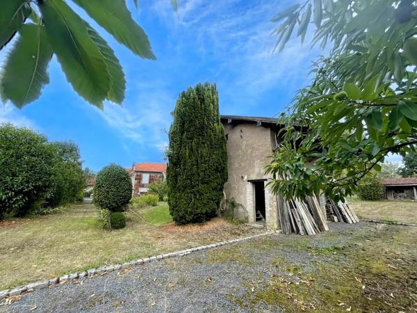 Vente                                                      Maison de village
                        
                     10 pièces                                         à Pexonne