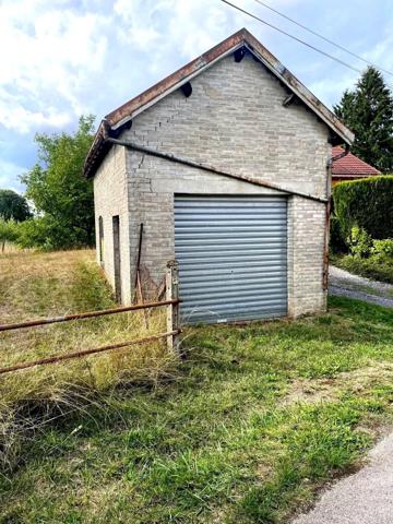 Vente                                                      Maison de village
                        
                     10 pièces                                         à Pexonne