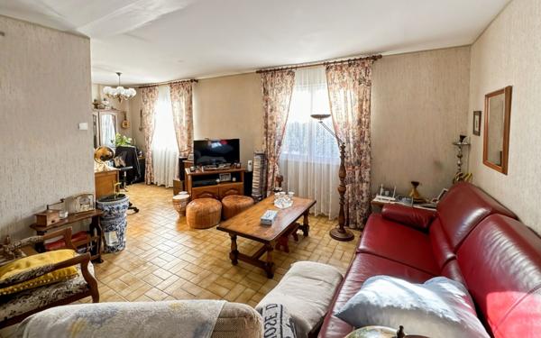 Maison à vendre    5 pièces •  Léguillac-de-l'Auche