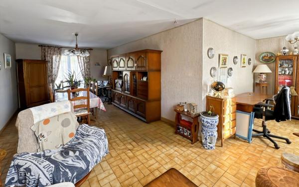 Maison à vendre    5 pièces •  Léguillac-de-l'Auche