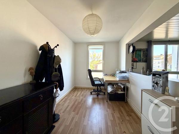 Appartement F4 à vendre  4 pièces - 82 m 2   YUTZ  - 57