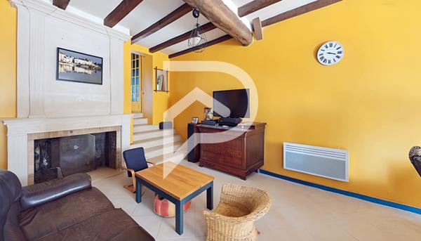 Grande maison en pierre avec Dépendances, piscine, vue dégagée ? 3500 m² de terrain