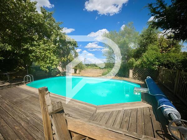 Grande maison en pierre avec Dépendances, piscine, vue dégagée ? 3500 m² de terrain