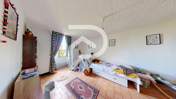 Grande maison en pierre avec Dépendances, piscine, vue dégagée ? 3500 m² de terrain