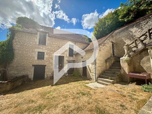 Grande maison en pierre avec Dépendances, piscine, vue dégagée ? 3500 m² de terrain