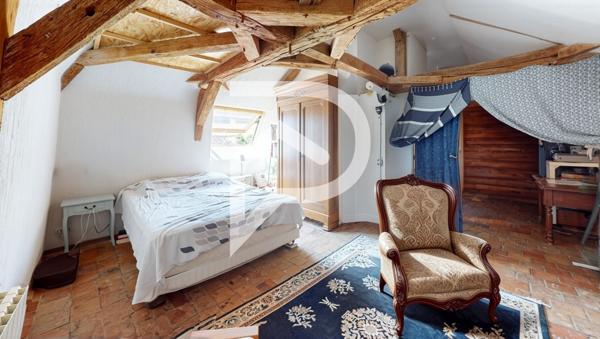 Grande maison en pierre avec Dépendances, piscine, vue dégagée ? 3500 m² de terrain