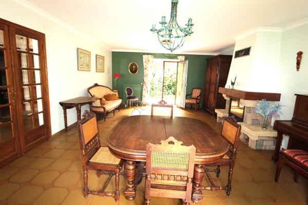 RUEIL-MALMAISON - QUARTIER DE BUZENVAL - MAISON 138 M² - 4 CHAMBRES - TERRAIN 320 M² - JARDIN - GARAGE - SOUS-SOL TOTAL