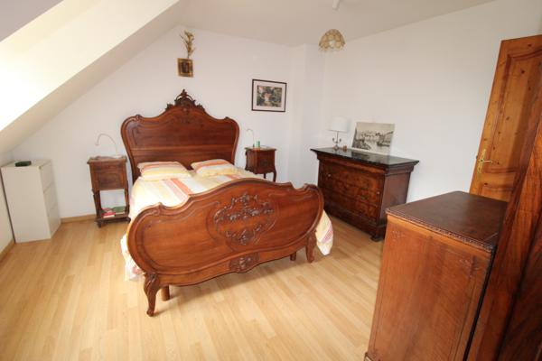 RUEIL-MALMAISON - QUARTIER DE BUZENVAL - MAISON 138 M² - 4 CHAMBRES - TERRAIN 320 M² - JARDIN - GARAGE - SOUS-SOL TOTAL