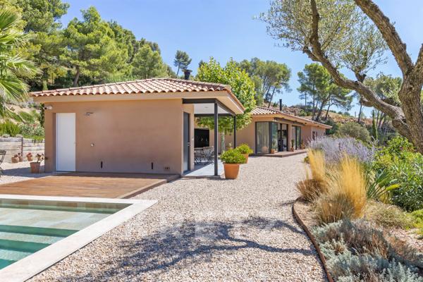 Villa vue mer proche Bandol