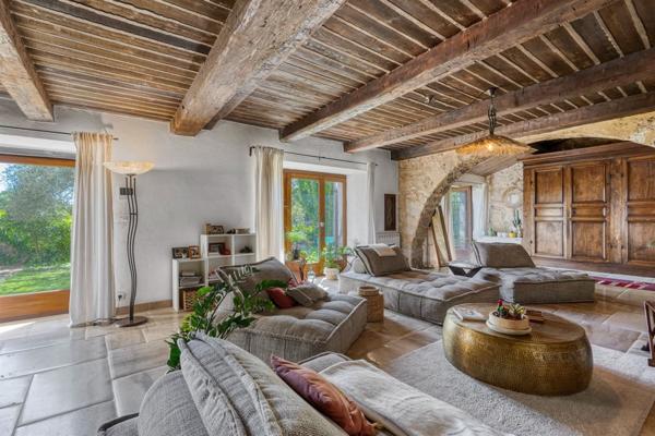 Vente Villa de luxe Montauroux 6 Pièces 250 m²