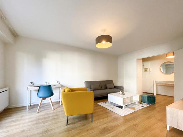 Appartement · Location Paris (75011) 3 pièces · 66m²