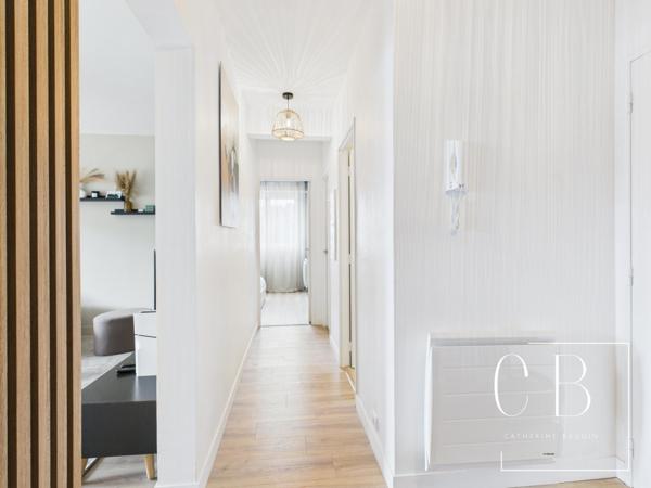 Appartement rénové 81 m2  Balcon Stationnement