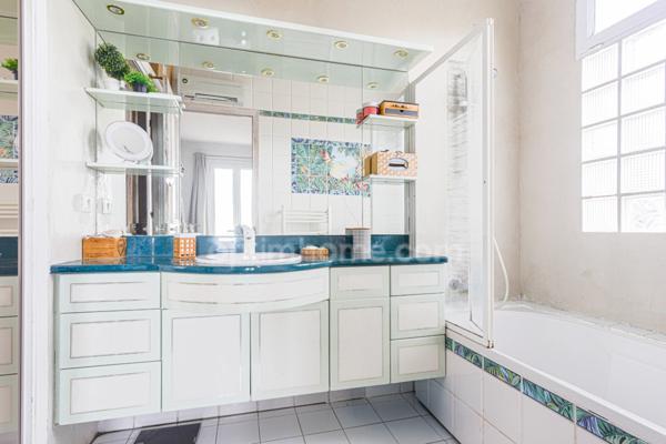 Appartement à vendre 4 pièces VENCE (06) VUE MER PANORAMIQUE et SANS charge de copropriété !