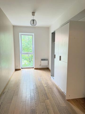Vente                                                      Immeuble
                        
                                                            à Épinay-sur-Orge