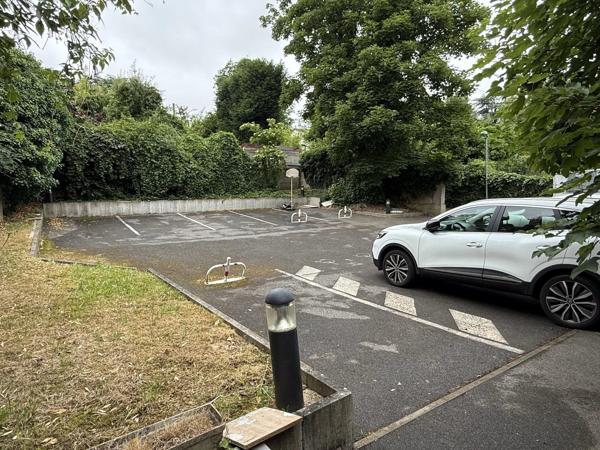 Vente                                                      Immeuble
                        
                                                            à Épinay-sur-Orge