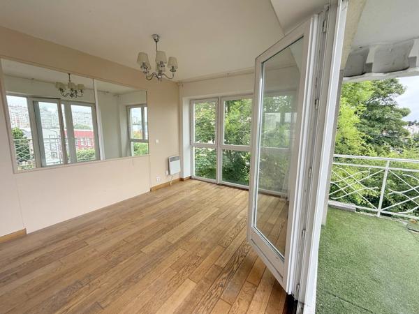 Vente                                                      Immeuble
                        
                                                            à Épinay-sur-Orge
