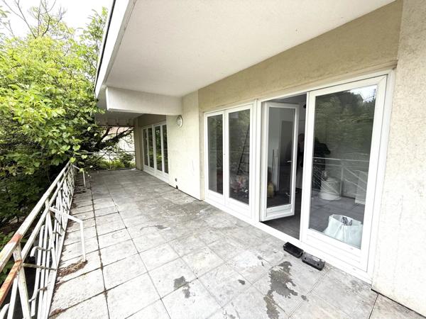 Vente                                                      Immeuble
                        
                                                            à Épinay-sur-Orge