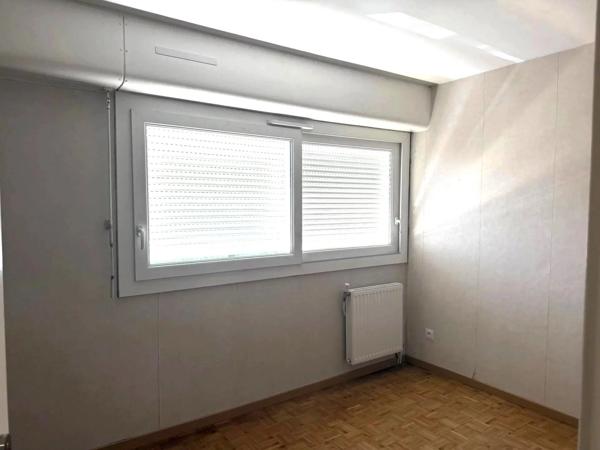 Location                                                      Appartement
                        
                     4 pièces                      68 m2                     à Pessac