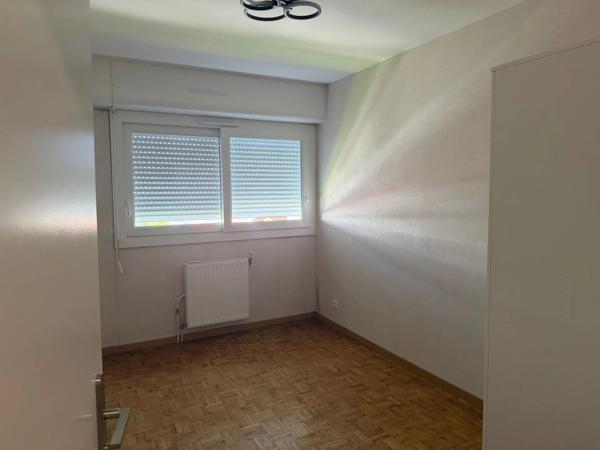 Location                                                      Appartement
                        
                     4 pièces                      68 m2                     à Pessac