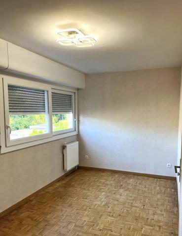 Location                                                      Appartement
                        
                     4 pièces                      68 m2                     à Pessac