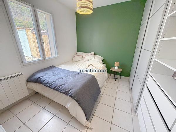 Vaison-la-Romaine (84110) Vaison-la-Romaine - Villa et maison d'amis sur terrain paysagé de 902 m² avec vue sur le Mont Ventoux, piscine