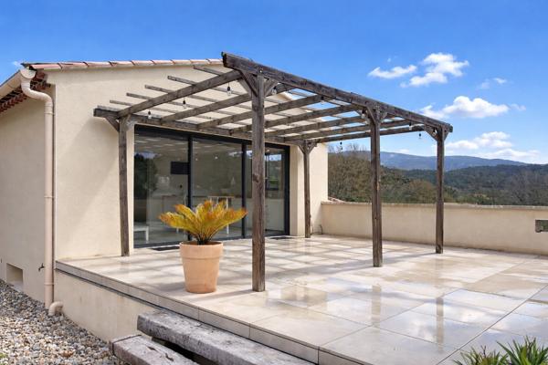 Vaison-la-Romaine (84110) Vaison-la-Romaine - Villa et maison d'amis sur terrain paysagé de 902 m² avec vue sur le Mont Ventoux, piscine