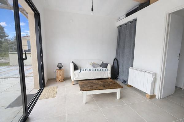 Vaison-la-Romaine (84110) Vaison-la-Romaine - Villa et maison d'amis sur terrain paysagé de 902 m² avec vue sur le Mont Ventoux, piscine