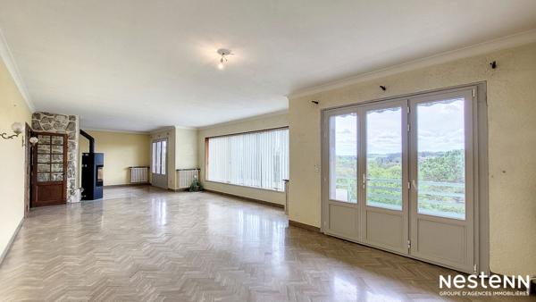 A Vendre en viager libre d'occupant Maison de 260 m² avec garages, piscine et jardin à Valence-sur-Baïse