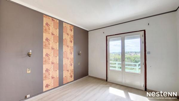 A Vendre en viager libre d'occupant Maison de 260 m² avec garages, piscine et jardin à Valence-sur-Baïse