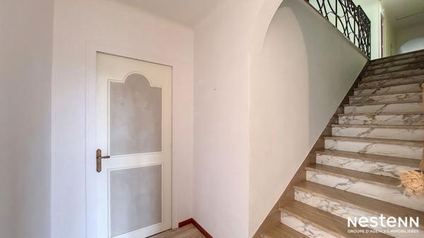 A Vendre en viager libre d'occupant Maison de 260 m² avec garages, piscine et jardin à Valence-sur-Baïse