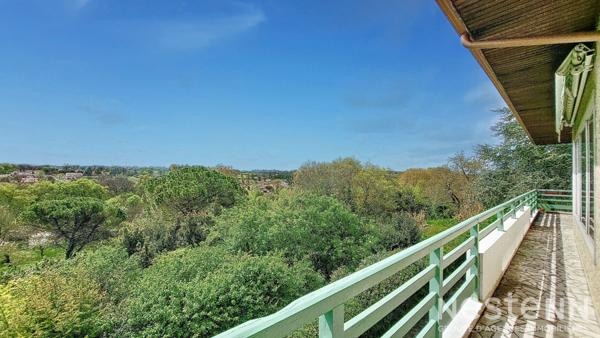 A Vendre en viager libre d'occupant Maison de 260 m² avec garages, piscine et jardin à Valence-sur-Baïse