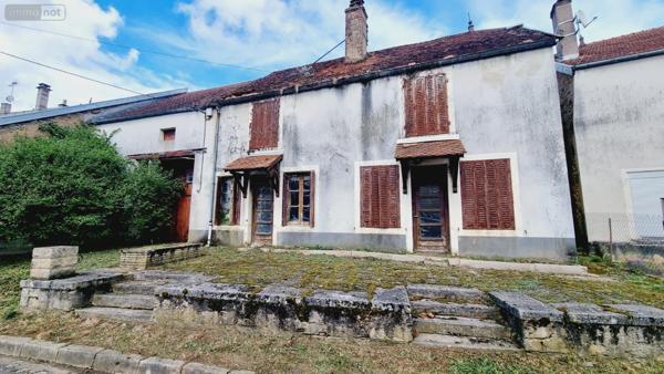 Corps de ferme à vendre à Champsevraine en Haute-Marne (52500), ref :