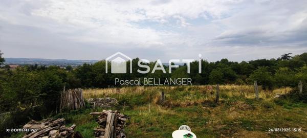 Découvrez cette charmante maison de 4 pièces située à Échassières, offrant une surface habitable de 108 m² sur un vaste terrain de 8680 m².