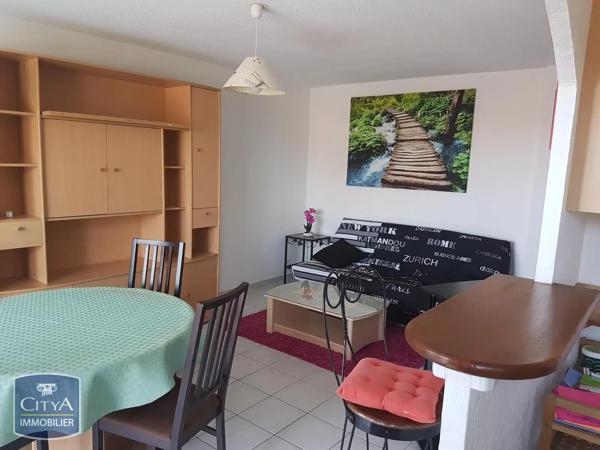 Appartement à louer 2 pièces 41.74m² Fréjus (83600)