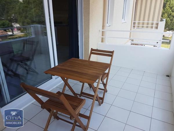 Appartement à louer 2 pièces 41.74m² Fréjus (83600)
