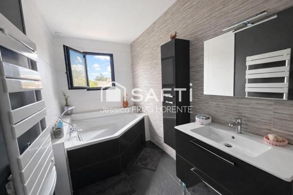 Maison cocon contemporaine avec piscine