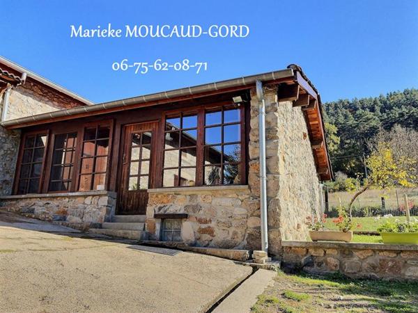 Beauzac 43590 Maison en pierre rénovée 150 m²  4 chambres terrain clos 1489m²