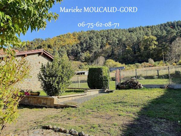 Beauzac 43590 Maison en pierre rénovée 150 m²  4 chambres terrain clos 1489m²