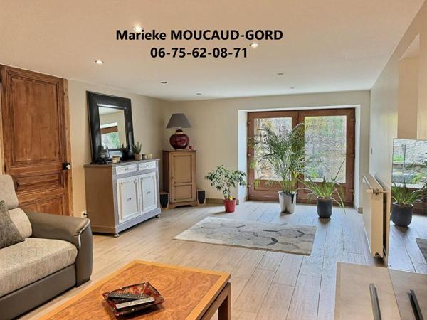 Beauzac 43590 Maison en pierre rénovée 150 m²  4 chambres terrain clos 1489m²