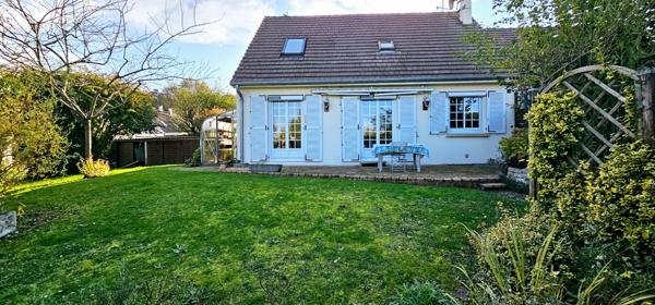 Maison mitoyenne de 107m² édifiée sur sous-sol total