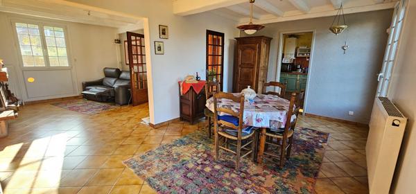 Maison mitoyenne de 107m² édifiée sur sous-sol total