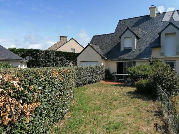 EXCLUSIVITÉ TRENTE CINQ NOTAIRES
À Sarzeau, au coeur du quartier prisé de Saint-Jacques et à s...