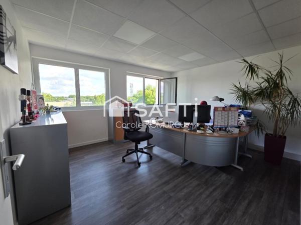Bureau de 161m² dans Immeuble de 2011 à Achères