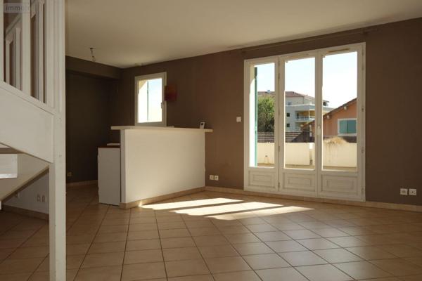 Appartement à louer à Charnay-lès-Mâcon en Saône-et-Loire (71850), ref : LC 504